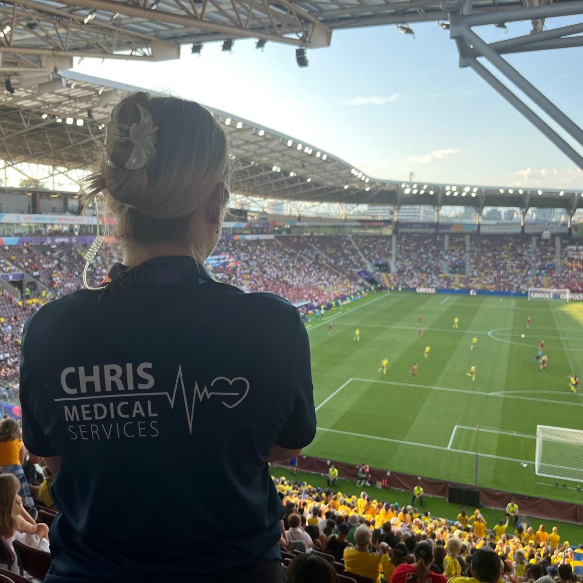 🌞 Chris Medical Services en pleine saison estivale !
Un rythme soutenu pour notre équipe, engagée sur de nombreux événements majeurs : Fête Fédérale de Gymnastique, Cirque du Soleil, Spartan, Chocolate Festival, AMR Jazz Festival, Street Food Festival, et bien d’autres encore. 💪🔥
🎉 Cet été marque aussi le coup d’envoi de la WEURO25 – une ambiance unique qui fait vibrer la Suisse, et tout particulièrement la ville de Genève pour notre équipe, entre matchs, cortèges de supporters et fanzone animée. ⚽🔥
📍 La saison bat son plein, et nous nous réjouissons déjà de vivre Sion sous les étoiles la semaine prochaine ! ✨🌃
🙏 Un grand merci à nos clients, partenaires, et bien sûr à notre équipe pour leur engagement sans faille. Ensemble, nous assurons la sécurité médico-sanitaire, au cœur de chaque événement. 💪🩺
#Été2025 #Événementiel #WEURO25 #Santé #Sécurité #ÉquipeEngagée #Fierté #SionSousLesÉtoiles #spartanrace #kurios #cirquedusoleil #secourisme #firstaid #geneve #vaud #fetefederaledegymnastique #ChrisMedicalServices