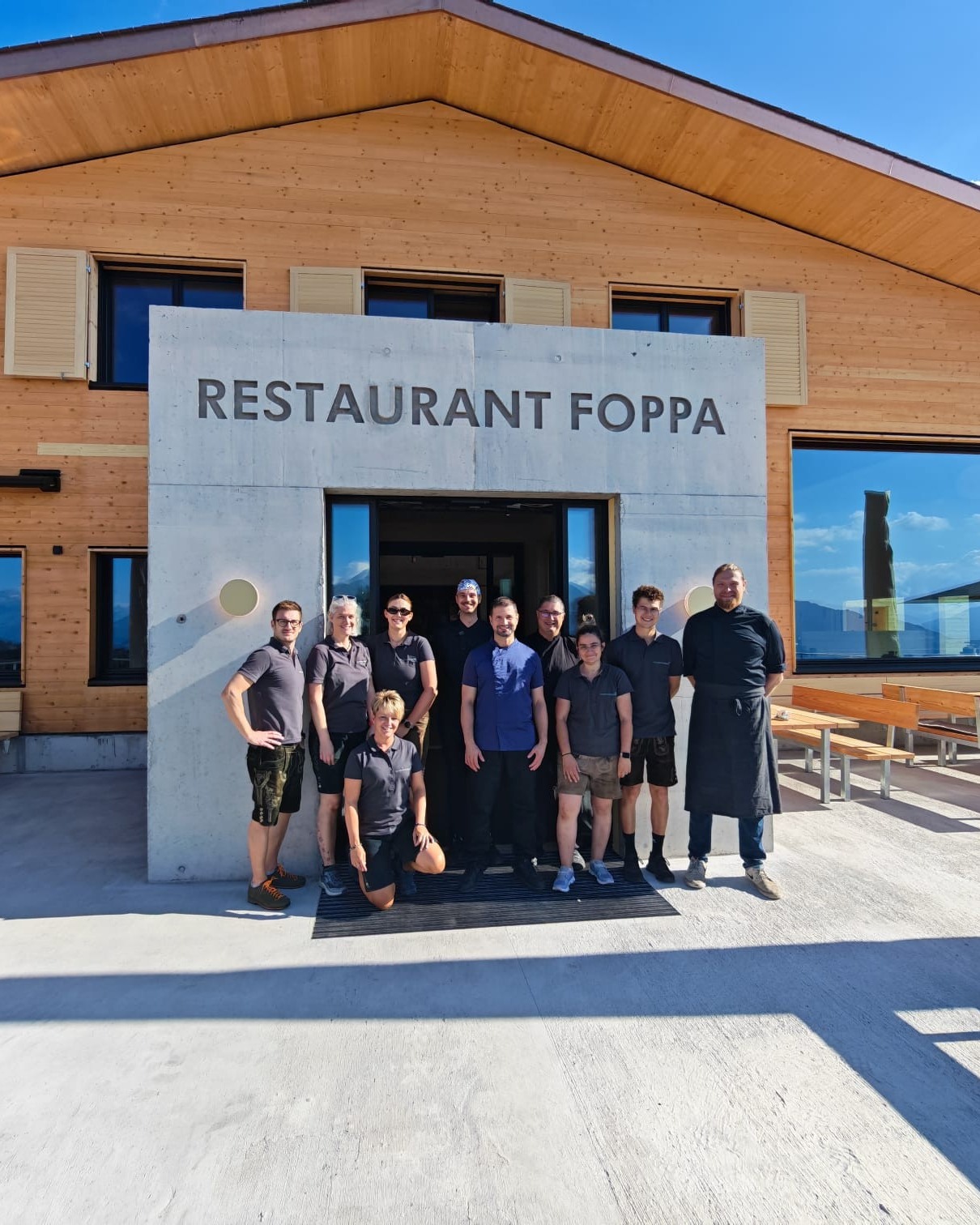 Der Countdown läuft! Am 12. Juli 2026 ist es endlich so weit: Das Berghaus Foppa öffnet seine Türen mit einer Eröffnungsfeier. Mit jedem Tag steigt unsere Vorfreude ein Stück mehr und wir können es kaum erwarten, diesen besonderen Moment mit euch zu teilen. Wir freuen uns auf bekannte Gesichter, auf neue Begegnungen, auf fröhliche Stunden in den Bergen und auf alles, was vor uns liegt. Kommt vorbei, feiert mit uns und erlebt den Start eines neuen Kapitels auf Foppa. Bis bald – wir zählen die Tage. #flimslaaxfalera #vorfreudeaufalleswaskommt #reopening