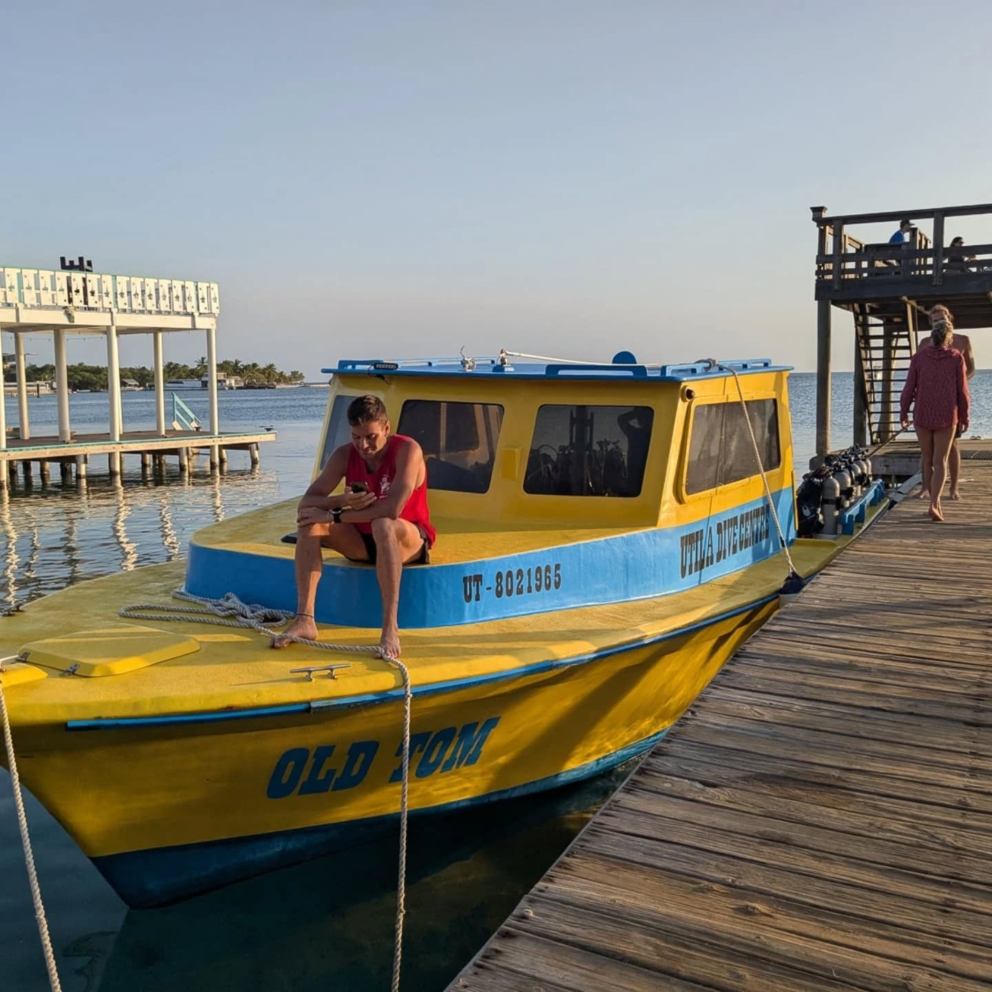 🚨 New blog post about our time on the Caribbean island of Utila in Honduras where we did our dive master training 🤿 and went diving almost every day for over two months! 🐳 🐠
Check it out on our website (link in bio). 😊