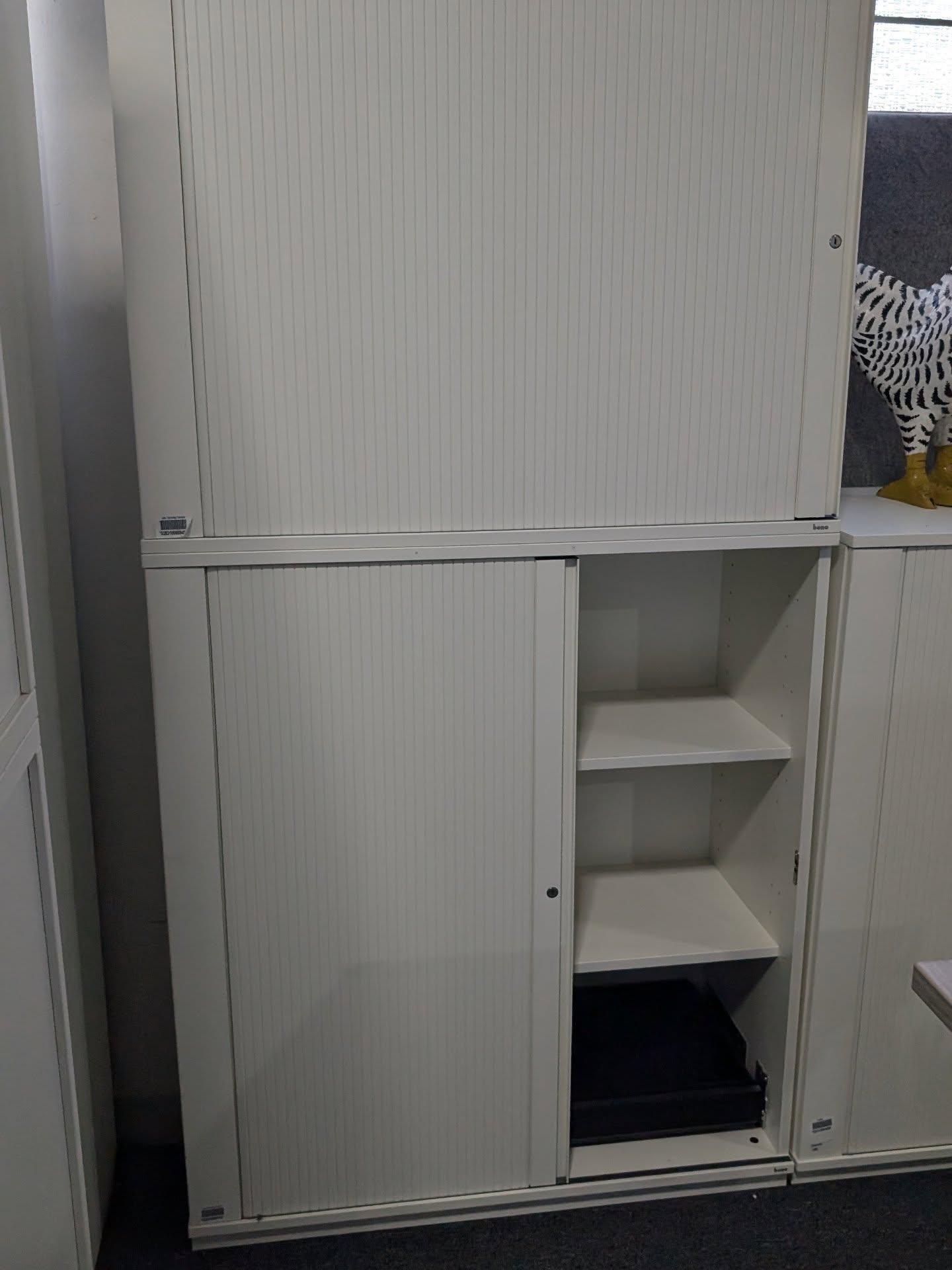 Neue gebrauchte eingetroffen!
Barhocker / Drehstühle / Schränke
Nur in Gronau
#holsab #lagerverkauf #büromöbel #hannover #gronau #barhocker #schränke #gebraucht #secondhand #bene #spiegels #interstuhl #brunner
