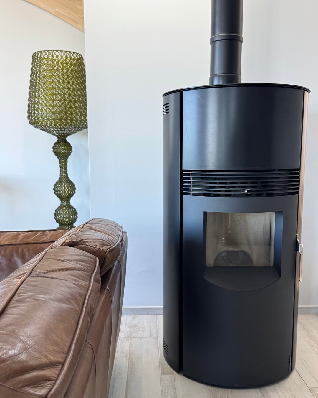 Mode cocooning activé ! On allume le poêle et on sort les plaides pour un moment chaleureux dans not…