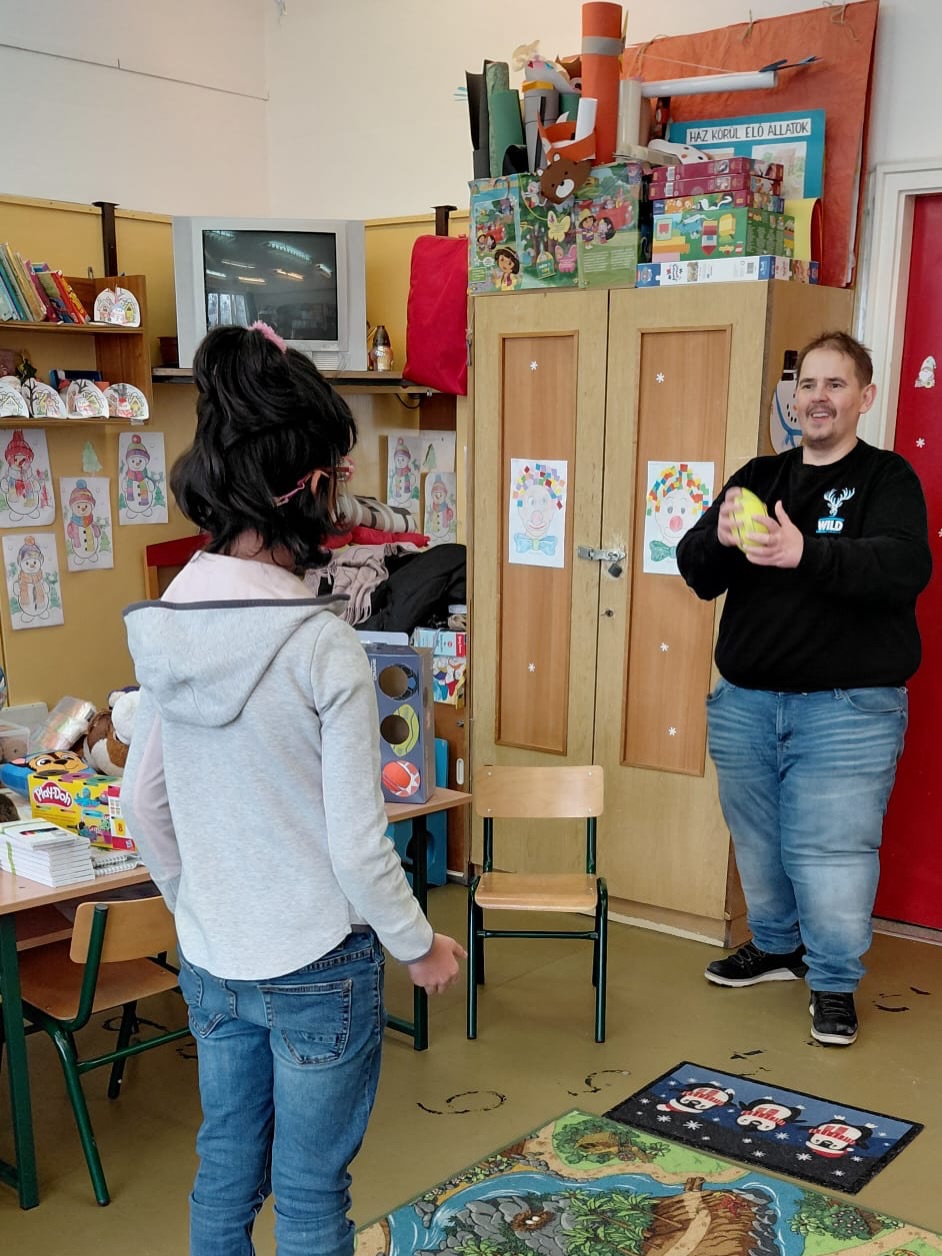 Liebe Wildies, heute haben wir das Heim für schwerbehinderte Kinder nahe Gyöngyös besucht. Zu sehen, wie sehr sich die Kinder über die Geschenke aus Deutschland und Ungarn gefreut haben, war unglaublich berührend 💙 Danke an jede einzelne Person, die dazu beigetragen hat – ihr habt Herzen glücklich gemacht! 💙
Dear Wildies, today we visited the home for severely disabled children near Gyöngyös. Seeing how happy the children were about the gifts from Germany and Hungary was incredibly touching 💙 Thank you to every single person who contributed – you truly made hearts happy! 💙
Kedves Wildies! Ma meglátogattuk a Gyöngyös közelében található, súlyosan sérült gyermekek otthonát. Hihetetlenül megható volt látni, mennyire örültek a gyerekek a Németországból és Magyarországról érkezett ajándékoknak 💙 Köszönjük minden egyes embernek, aki hozzájárult ehhez – ti igazán boldoggá tettétek a szíveket! 💙
#spende #donation #happy #wild
#hungary germany