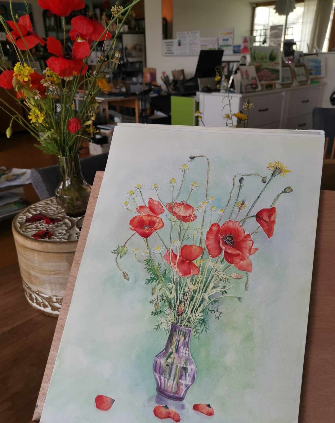 Partout il n’y a que des coquelicots en fleurs.😊
#aquarelle
#coquelicot
#painting
#watercolor