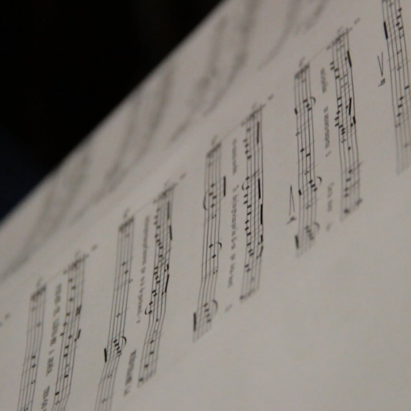 🎶 Recap del primer ensayo del coro de la JEMJ
El 6 de marzo de 2026 arrancamos el primer ensayo del coro durante todo el fin de semana: reencuentros, caras nuevas y muchas ganas de música.
🙌 Cerca de 60 jóvenes, entre cantantes e instrumentistas, siguen dando forma a un proyecto que crece cada año y que une un profundo sentido litúrgico con un estilo joven.
🎻 Este año además ampliamos la parte instrumental con violines, violas, violonchelos, guitarras, oboe y flauta, además del piano.
✨ ¡Esto no ha hecho más que empezar!
👉 Los que estuvisteis el año pasado… ¿qué fue lo que más os gustó?
#JEMJ #Recap #CoroJEMJ #MúsicaQueEvangeliza