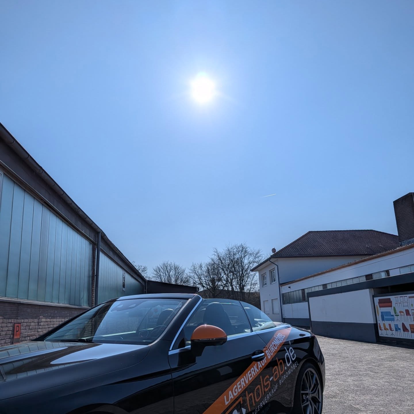 Unser Büro draußen ist ab jetzt auch geöffnet🌞
#lagerverkauf #büromöbel #holsab #hannover #gronau