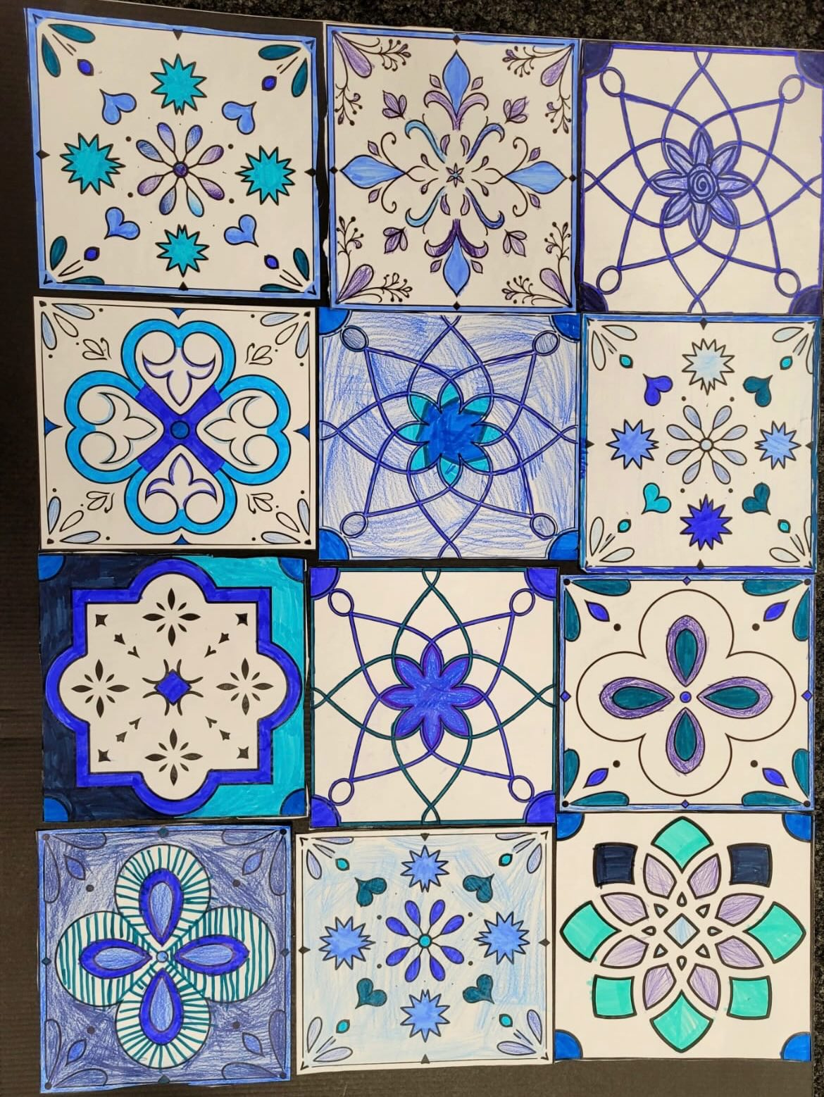 Hier après-midi, les enfants ont découvert le Portugal à travers un moment d’échange autour de la culture, de la nourriture et de la musique. 🇵🇹
Nous remercions Fabiana Leal (la maman de Kelly) pour sa présence et le partage de ce moments avec les enfants.
La découverte s’est terminée dans la bonne humeur avec un jeu de chaises musicales et l’écoute du Fado 🎶💃