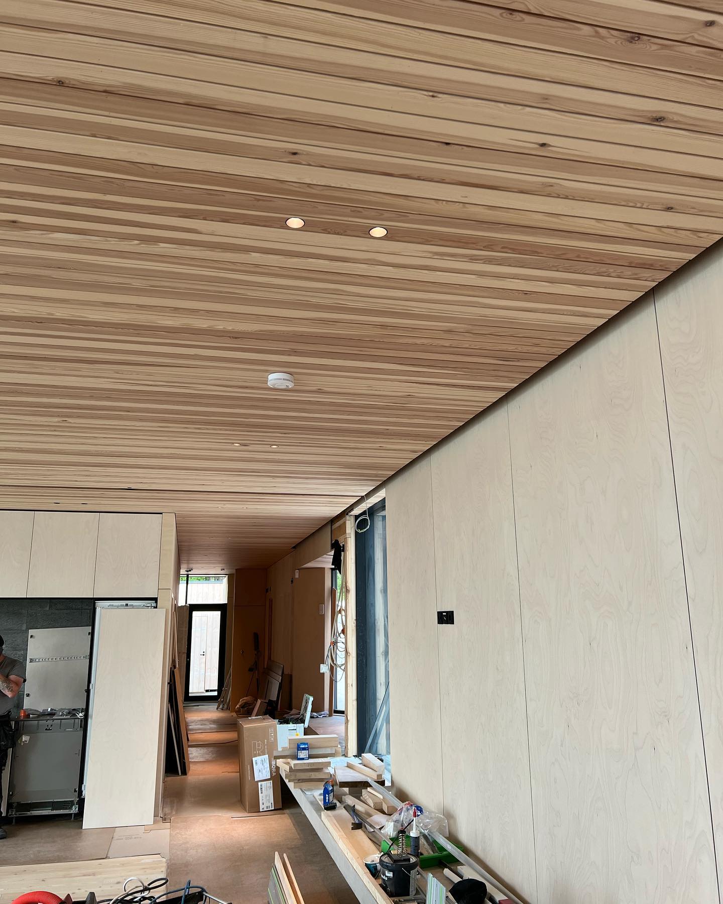 Upeisiin Lohjanjärven maisemiin valmistumassa mökki missä ei ole laadusta tingitty ! #sähköasentaja #gira #sähköasennus #sähkö