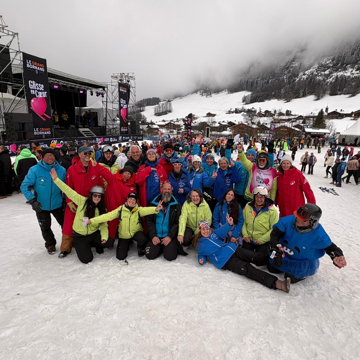 Glisse en Coeur - Le Grand-Bornand L'union fait la force : Mountain Store Decathlon, Aller Plus Haut Loisirs Assis Evasion tous ensemble pour un moment de partage inoubliable à Glisse en Coeur - Le Grand-Bornand ! @glisseencoeur @aller_plus_haut @decathlon @decathlon_wintersports
