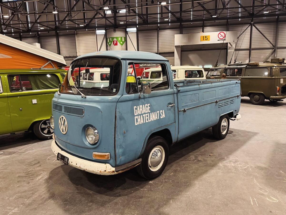 Ces 28 et 29 mars, nous sommes présents à l’événement @swissretromecanika en exposant certains de nos véhicules 🚗
Venez profiter de l’événement et découvrir des voitures d’exception tel que notre VW T2 Pickup de 1968🛻
N’hésitez pas à nous envoyer une photo accompagnés de notre beauté rouillée ! 📸
#volkswagen #vw #retromecanika #pickup #garagechatelanat