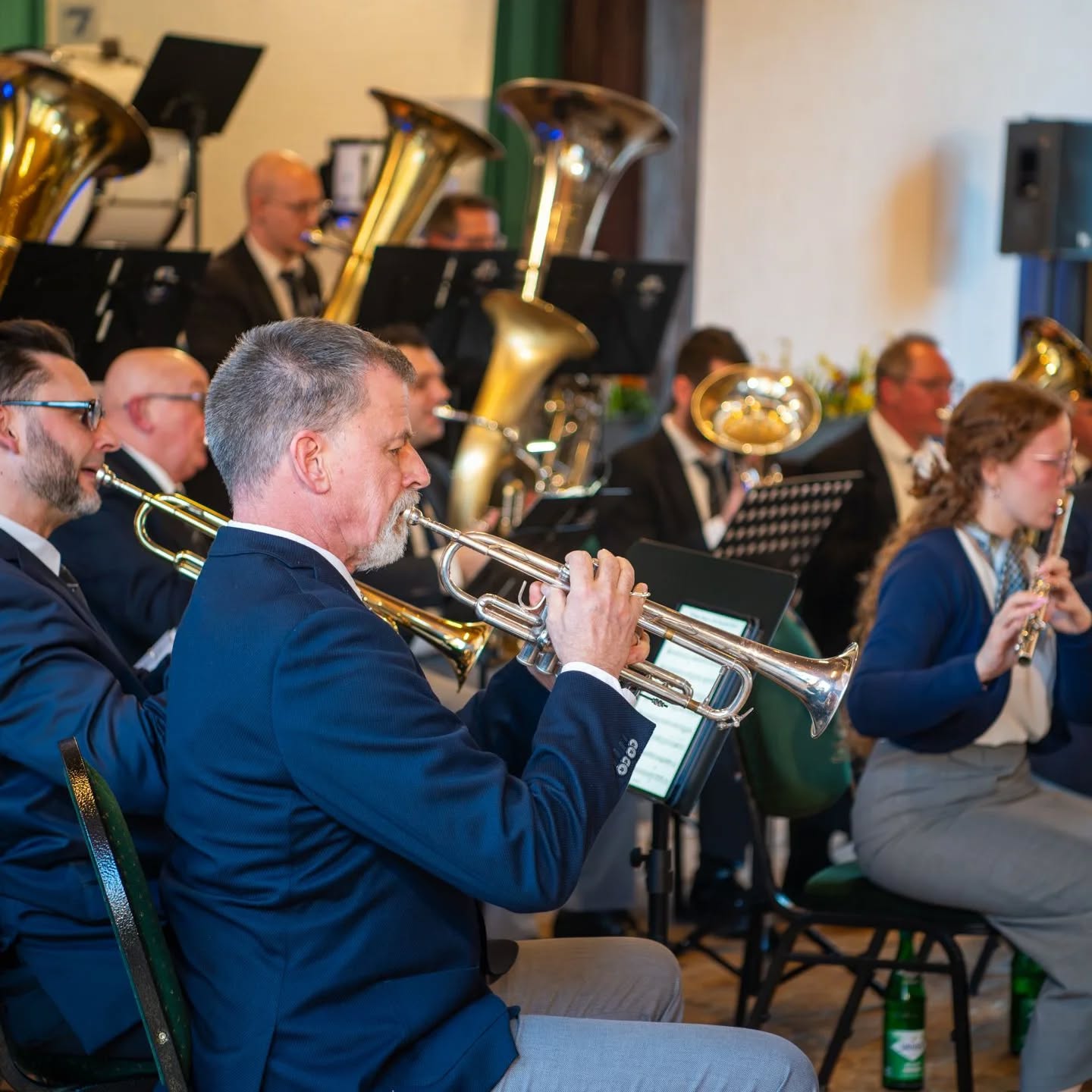 Mit Freude schauen wir auf ein großartiges Konzert zurück.
Viele Wochen der Vorbereitung, unzählige Proben und Ideen standen an der Tagesordnung, aber erst Ihr habt diesen Tag so besonders gemacht.
Wir sagen Danke!
An unseren Dirigenten Martin Langer.
An Die Schützenbruderschaft aus Beyenburg.
An alle die im Hintergrund geholfen haben.
Und an Euch, die diesen Tag mit uns verbracht haben.
#blasorchesteroberbarmen #blasmusik #konzert #wuppertal #musikverein