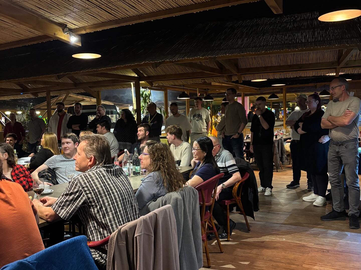 What a weekend! 🥳🎳
Am vergangenen Samstag haben wir mit dem ganzen Elefanten-Team 🐘 und ihren Partner/innen einen tollen Abend im Bowlingscenter Trimbach verbracht. Bingo, Bowling, Billard und Speis & Trank standen auf dem Programm. 😄 Merci an alle, die dabei waren. 🙌🏼