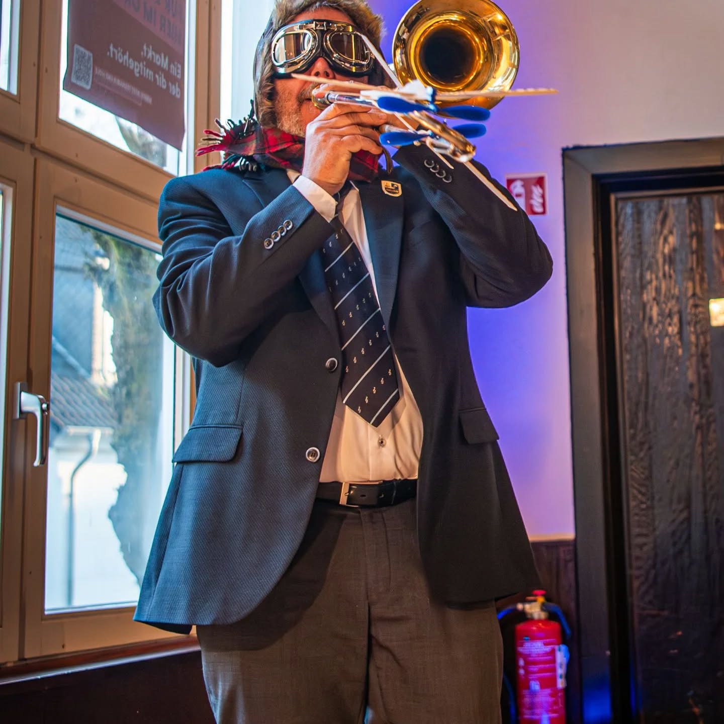 Mit Freude schauen wir auf ein großartiges Konzert zurück.
Viele Wochen der Vorbereitung, unzählige Proben und Ideen standen an der Tagesordnung, aber erst Ihr habt diesen Tag so besonders gemacht.
Wir sagen Danke!
An unseren Dirigenten Martin Langer.
An Die Schützenbruderschaft aus Beyenburg.
An alle die im Hintergrund geholfen haben.
Und an Euch, die diesen Tag mit uns verbracht haben.
#blasorchesteroberbarmen #blasmusik #konzert #wuppertal #musikverein