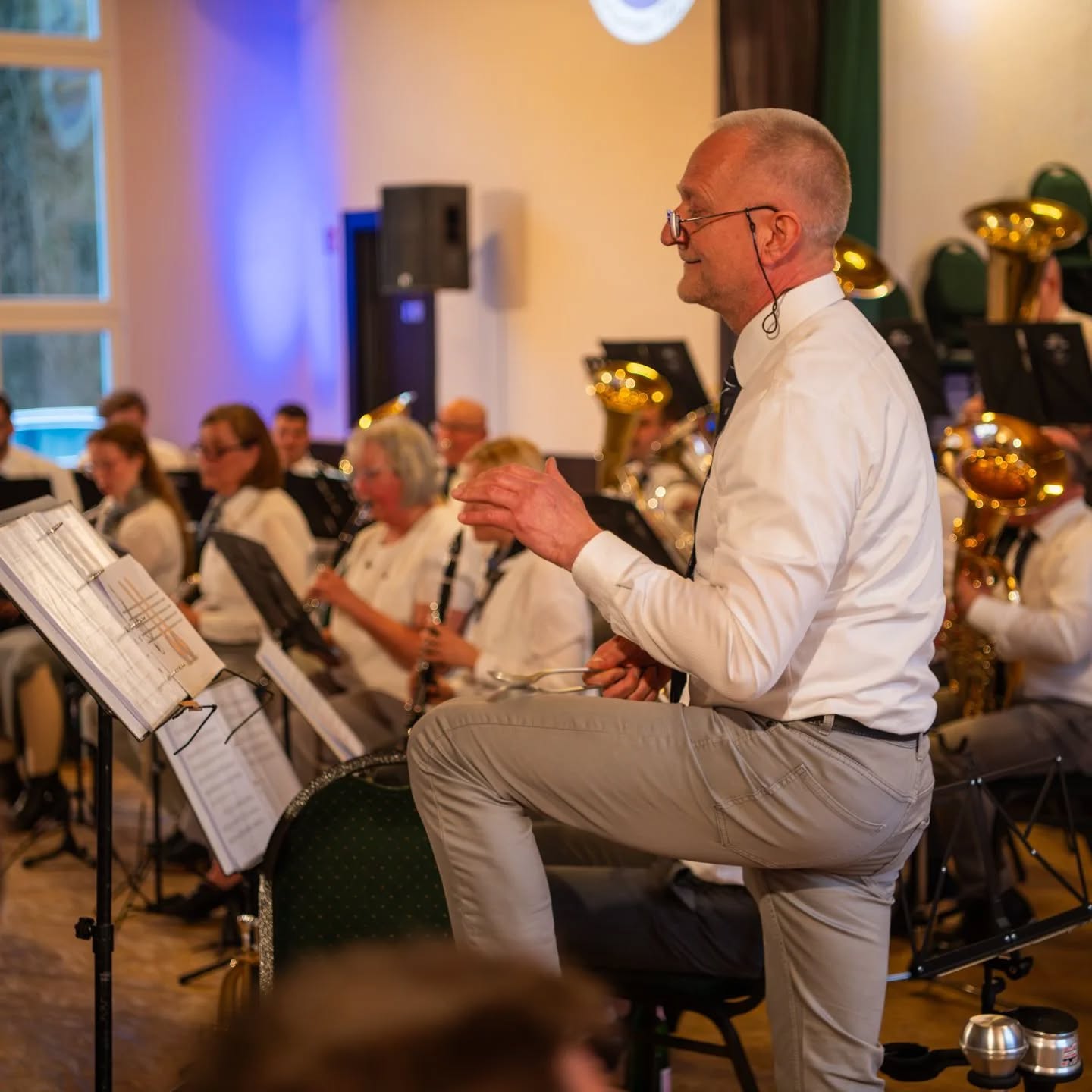 Mit Freude schauen wir auf ein großartiges Konzert zurück.
Viele Wochen der Vorbereitung, unzählige Proben und Ideen standen an der Tagesordnung, aber erst Ihr habt diesen Tag so besonders gemacht.
Wir sagen Danke!
An unseren Dirigenten Martin Langer.
An Die Schützenbruderschaft aus Beyenburg.
An alle die im Hintergrund geholfen haben.
Und an Euch, die diesen Tag mit uns verbracht haben.
#blasorchesteroberbarmen #blasmusik #konzert #wuppertal #musikverein