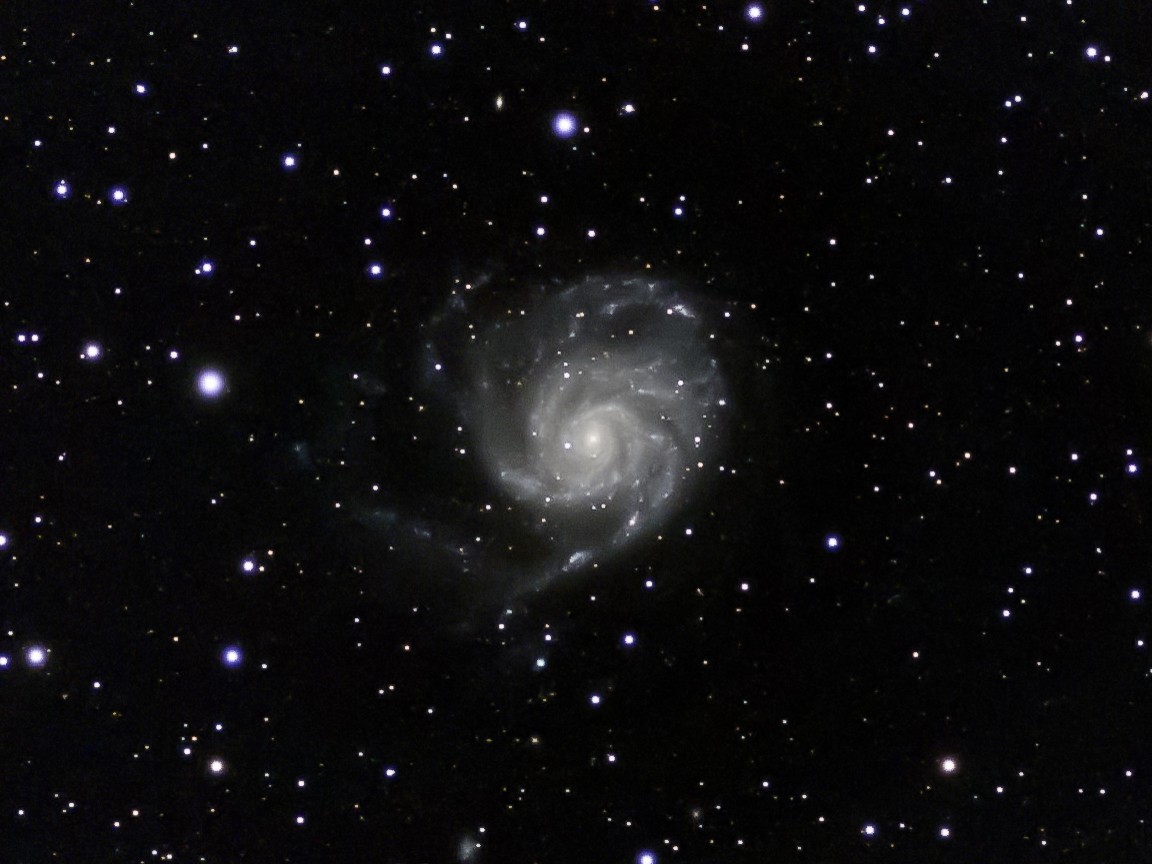 Croissant de lune cendrée dans les Pléïades, galaxie du Moulinet dans la Grande Ours, dernière vue sur Orion avant l'hiver prochain. Des merveilles, partout des merveilles 😍!
