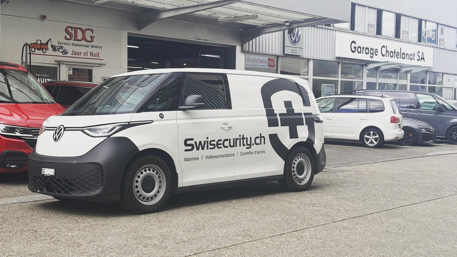 "Ces entreprises qui nous font confiance"
Accompagnants la société @swisecurity.ch depuis plusieurs années, c'est tout naturellement qu'ils nous ont sollicité dans leur projet d'utilitaire électrique⚡
Ils ont choisi un ID-Buzz 🚐
Merci à @swisecurity.ch pour cette collaboration !