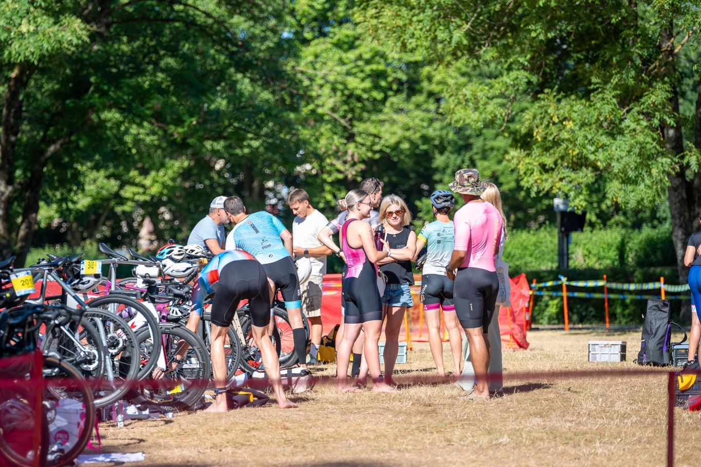 📸 Toutes les photos sont en ligne !!!
Un grand merci à nos talentueux photographes @coralie_delval_sport @d_plus.studio @karendz.photo @atvision.ch 🫶
Partagez en commentaire vos meilleures photos 🔥
@3athlon_jurassikseries
#trivdr #3athlon #engollon