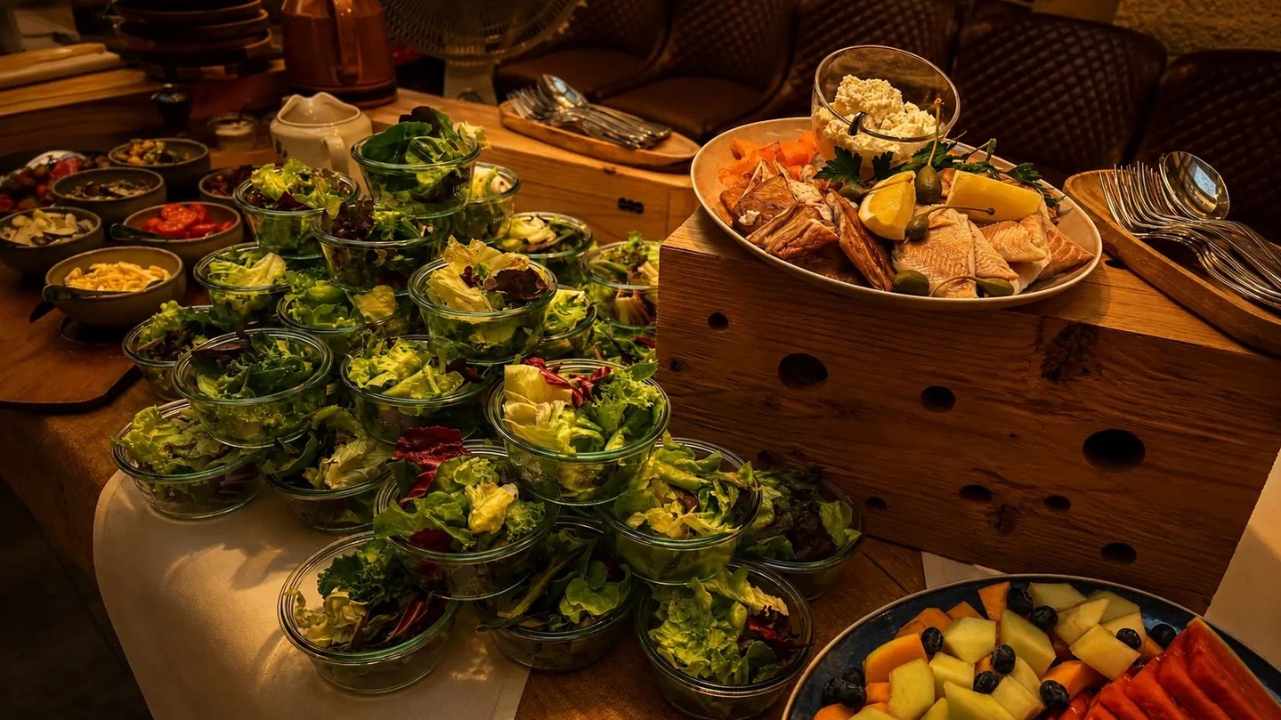 Wenn der Grill glüht, glühen auch die Herzen. 🔥Ein Rückblick auf unser Grill & BBQ-Event — rauchige Aromen, sommerliche Stimmung und Teller, die man so schnell nicht vergisst. Danke an alle, die mit uns genossen haben!Lust auf mehr? Die nächsten Anlässe findet ihr auf kreuz.plus.Aus Spass am Genuss.#gasthofkreuz #egerkingen #bbq #grillabend #ausspassamgenuss #gastrosolothurn #genussmomente
